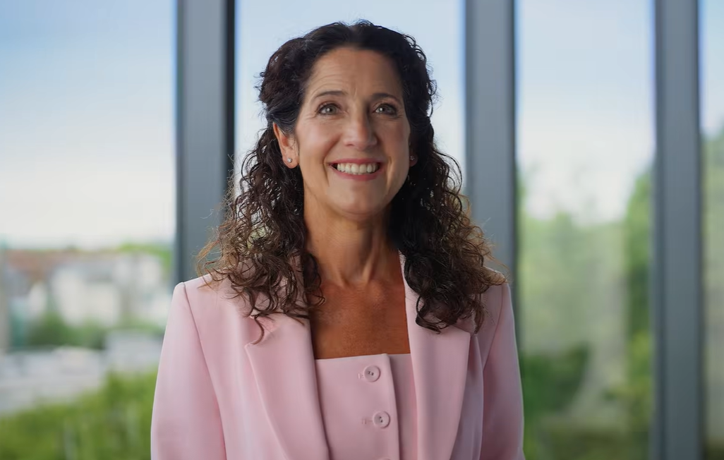 Laura Douglas B2b campaign headshot 2027